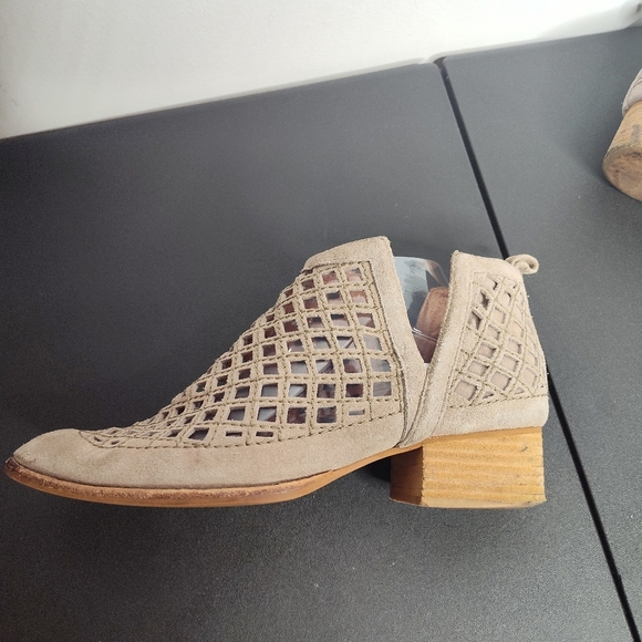 Jeffrey Campbell Taggart Suede Lazer Cut Booties size 9.5 women's - Picture 8 of 10